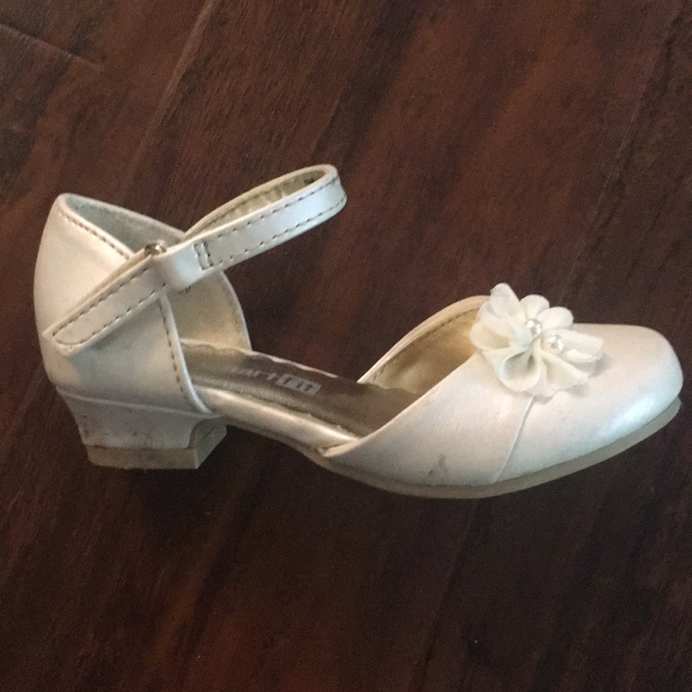 Cream toddler girl heeled dress shoes - Picture 3 of 3